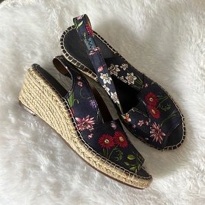 Women’s size 8.5 Clarks wedge sandals